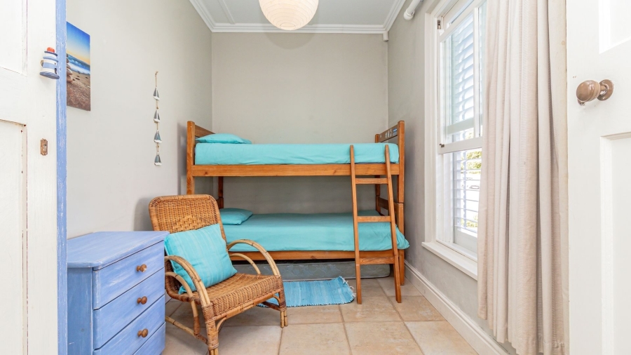 To Let 5 Bedroom Property for Rent in Onrus Western Cape
